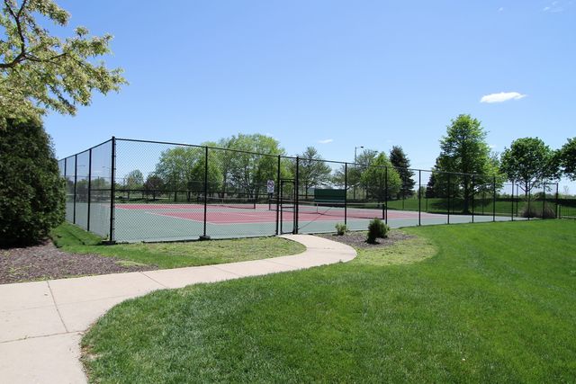 2554 Dickens Drive, Aurora, IL 60503