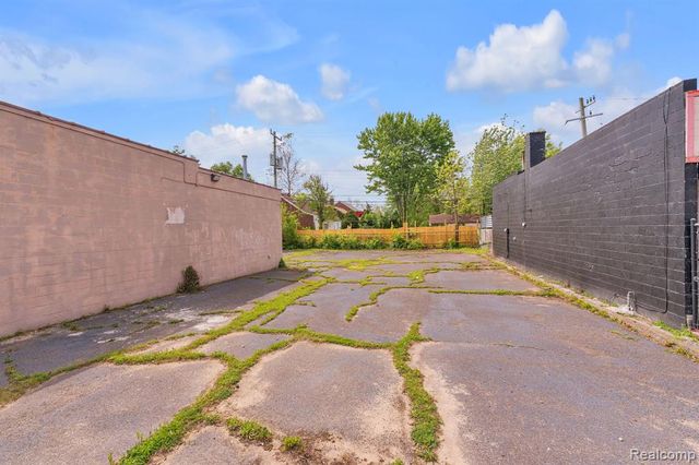 18311 - 18327 W Warren Avenue, Detroit, MI 48228