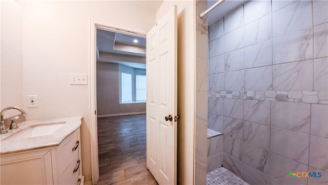 513 Lincoln Street, El Campo, TX 77437