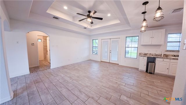 513 Lincoln Street, El Campo, TX 77437