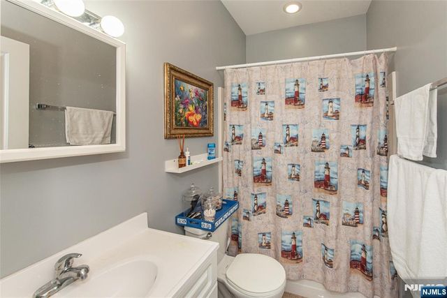 604 Avenue A 104, Bayonne, NJ 07002