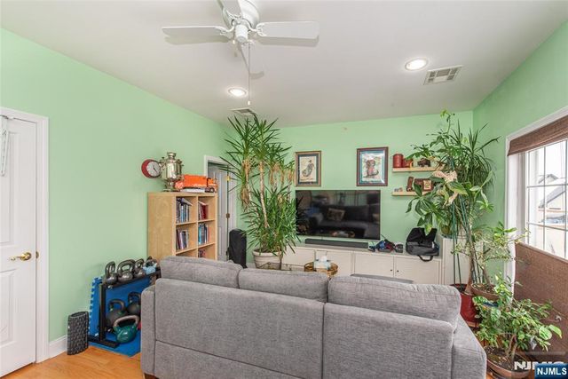 604 Avenue A 104, Bayonne, NJ 07002