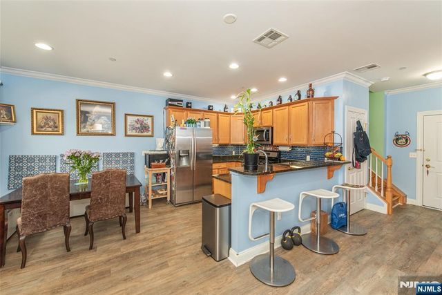 604 Avenue A 104, Bayonne, NJ 07002