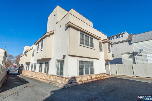 604 Avenue A 104, Bayonne, NJ 07002