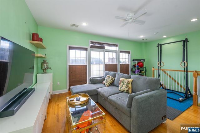 604 Avenue A 104, Bayonne, NJ 07002