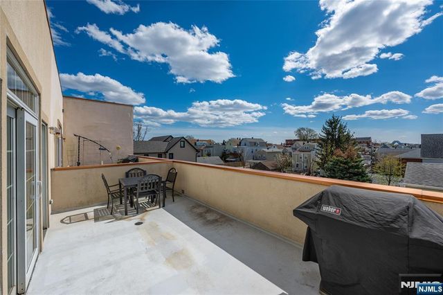 604 Avenue A 104, Bayonne, NJ 07002