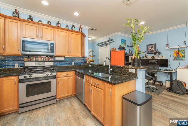 604 Avenue A 104, Bayonne, NJ 07002