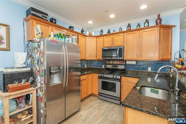 604 Avenue A 104, Bayonne, NJ 07002