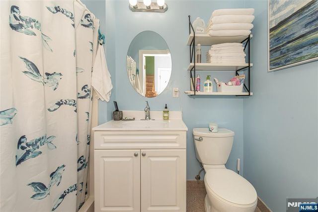 604 Avenue A 104, Bayonne, NJ 07002