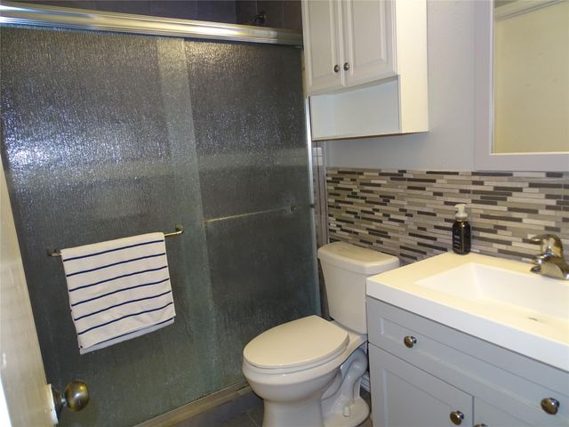 127 April Point Drive S, Conroe, TX 77356