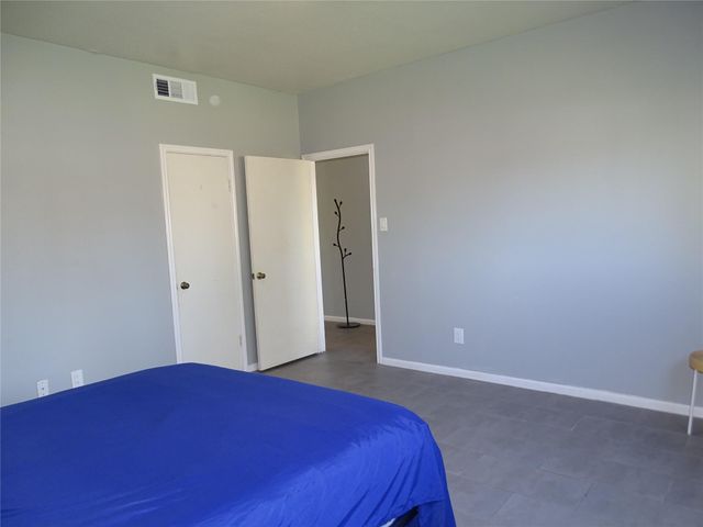 127 April Point Drive S, Conroe, TX 77356