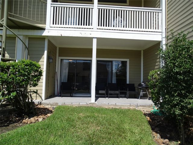 127 April Point Drive S, Conroe, TX 77356