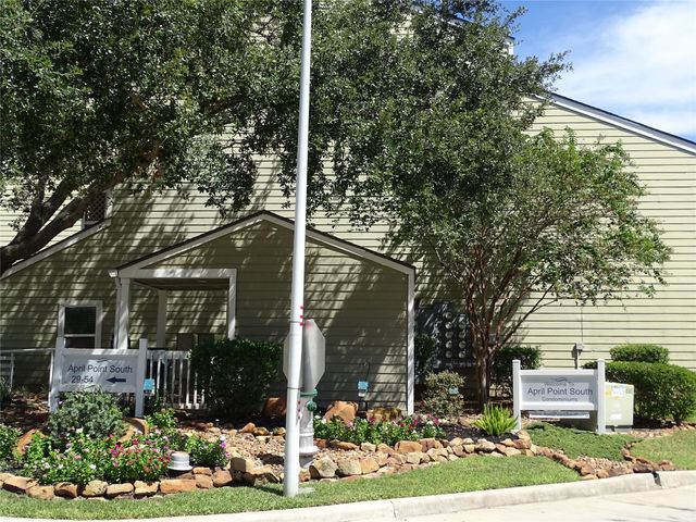 127 April Point Drive S, Conroe, TX 77356