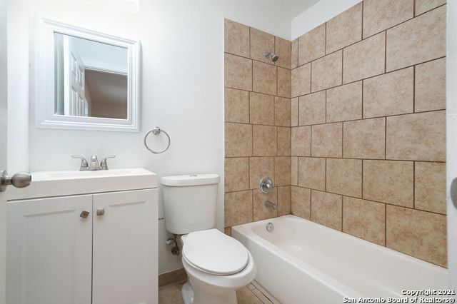 302 Cooper St Apt 201, San Antonio, TX 78210