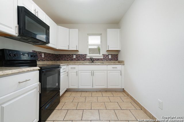 302 Cooper St Apt 201, San Antonio, TX 78210