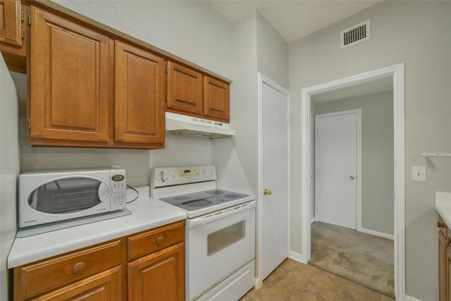 2400 N Braeswood Boulevard 213, Houston, TX 77030