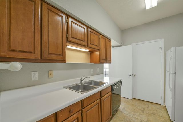 2400 N Braeswood Boulevard 213, Houston, TX 77030