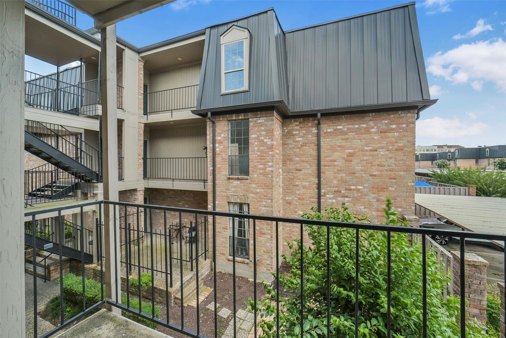 2400 N Braeswood Boulevard 213, Houston, TX 77030