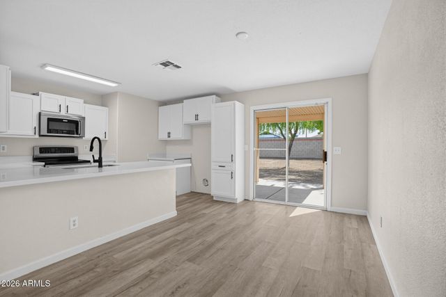 5711 N 73RD Drive, Glendale, AZ 85303