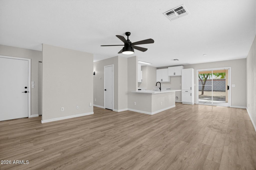 5711 N 73RD Drive, Glendale, AZ 85303 — photo 3