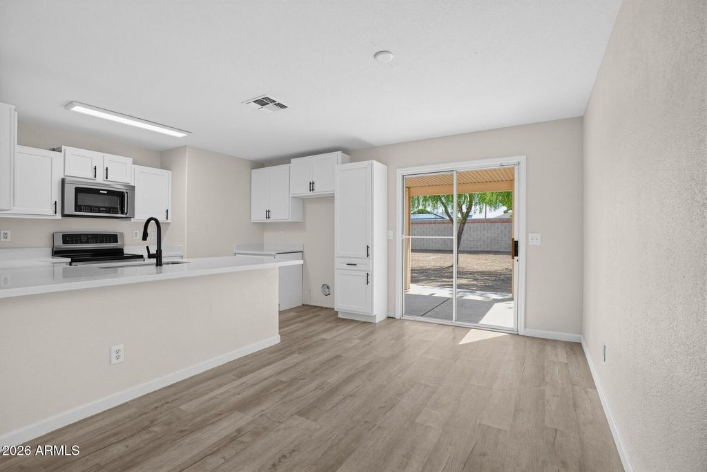 5711 N 73RD Drive, Glendale, AZ 85303 — photo 4