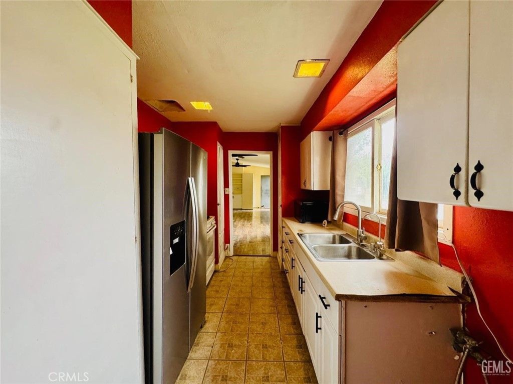 Image 9 of property listing at 4867 Morales, New Cuyama, CA 93254