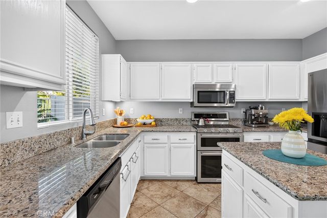 11992 Greenbluff, Yucaipa, CA 92399