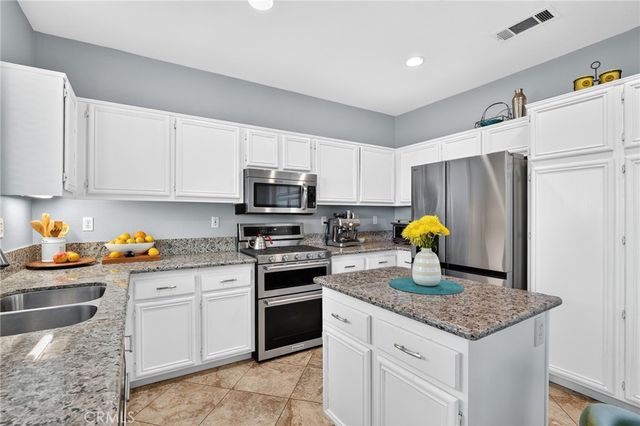 11992 Greenbluff, Yucaipa, CA 92399