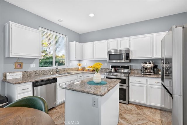 11992 Greenbluff, Yucaipa, CA 92399