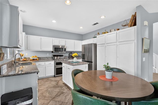 11992 Greenbluff, Yucaipa, CA 92399