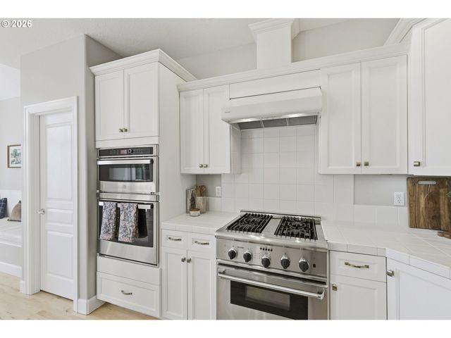 31013 Ne 69TH St, Camas, WA 98607