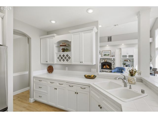 31013 Ne 69TH St, Camas, WA 98607