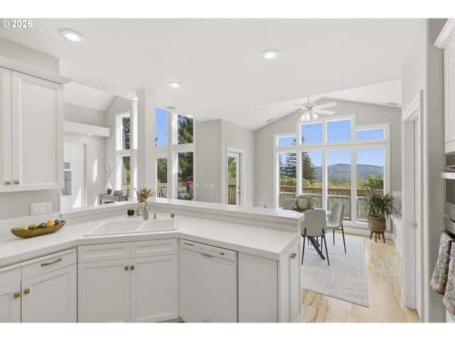 31013 Ne 69TH St, Camas, WA 98607