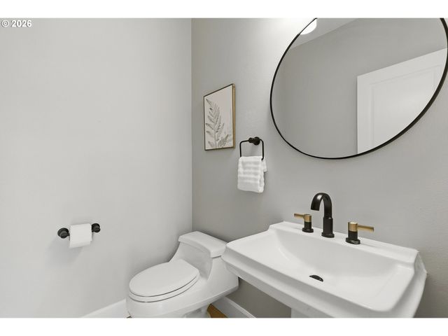 31013 Ne 69TH St, Camas, WA 98607