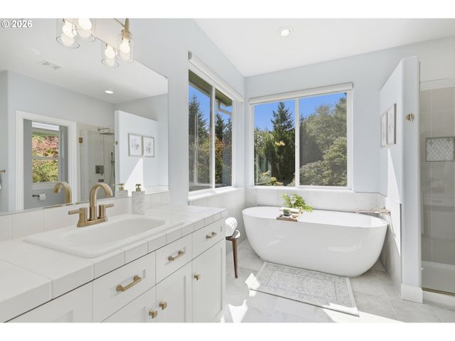 31013 Ne 69TH St, Camas, WA 98607
