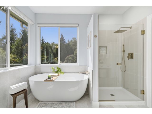 31013 Ne 69TH St, Camas, WA 98607