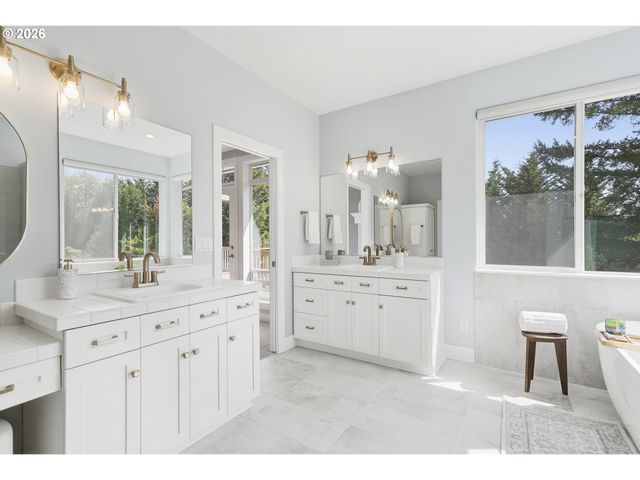 31013 Ne 69TH St, Camas, WA 98607