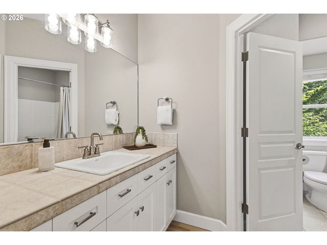 31013 Ne 69TH St, Camas, WA 98607