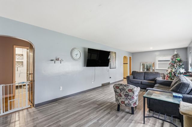 810 Virginia Avenue, La Porte, IN 46350