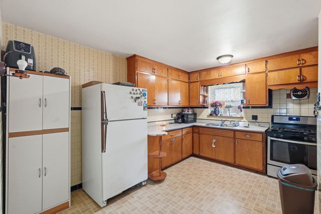 810 Virginia Avenue, La Porte, IN 46350