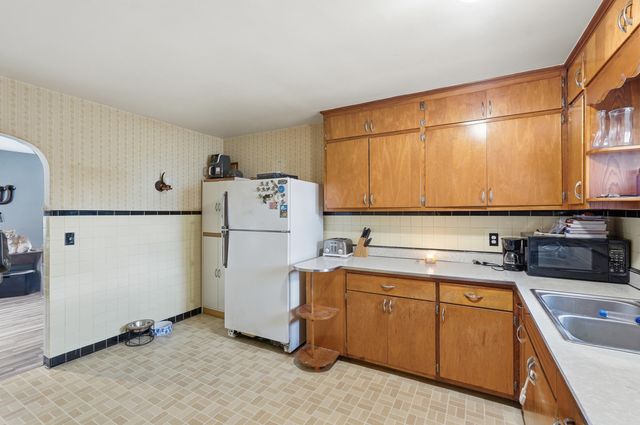 810 Virginia Avenue, La Porte, IN 46350