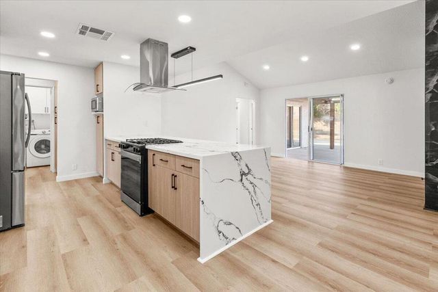 3190 E Vincentia Road, Palm Springs, CA 92262