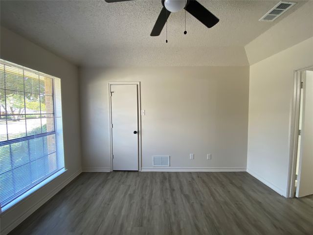 1607 Crescent Lane, Duncanville, TX 75137