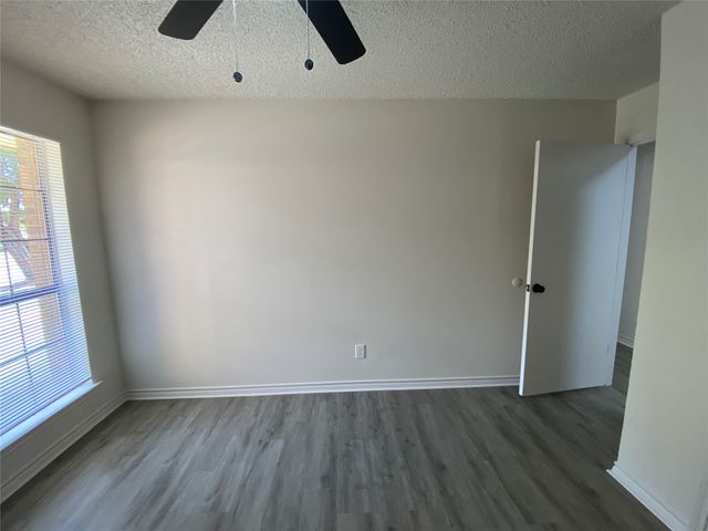 1607 Crescent Lane, Duncanville, TX 75137