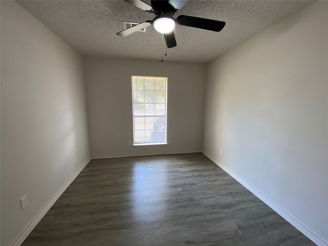 1607 Crescent Lane, Duncanville, TX 75137