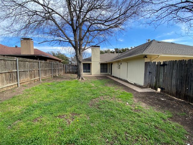 1607 Crescent Lane, Duncanville, TX 75137