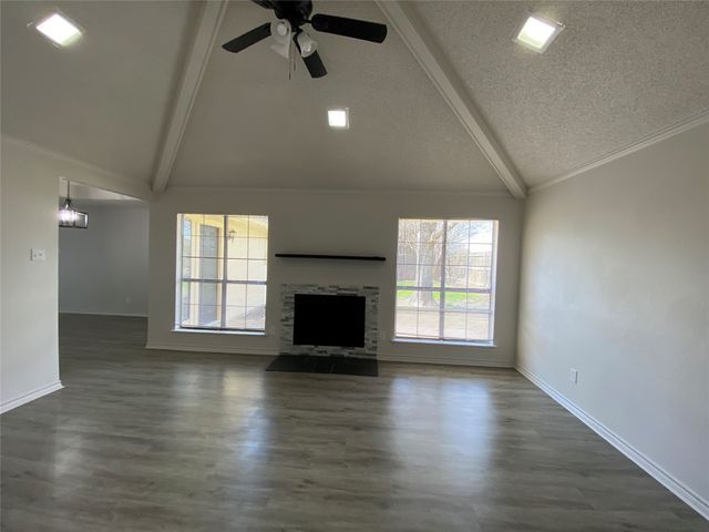 1607 Crescent Lane, Duncanville, TX 75137