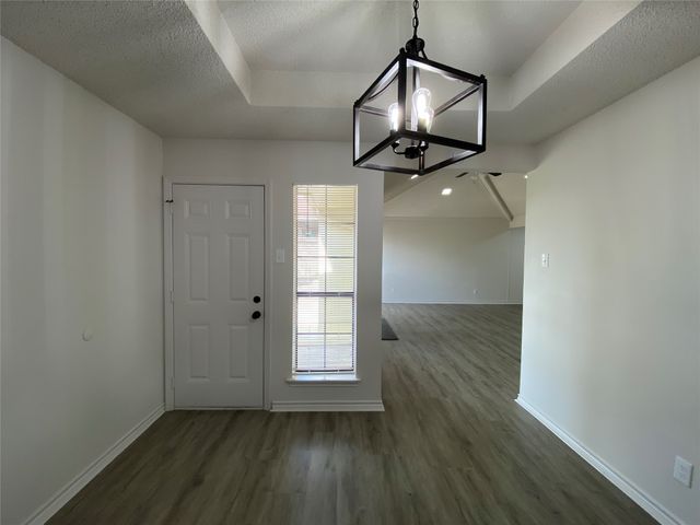 1607 Crescent Lane, Duncanville, TX 75137