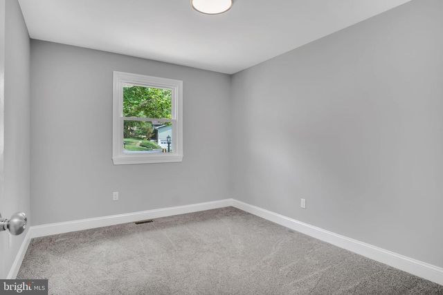 519 LAVINA DR, Mechanicsburg, PA 17055