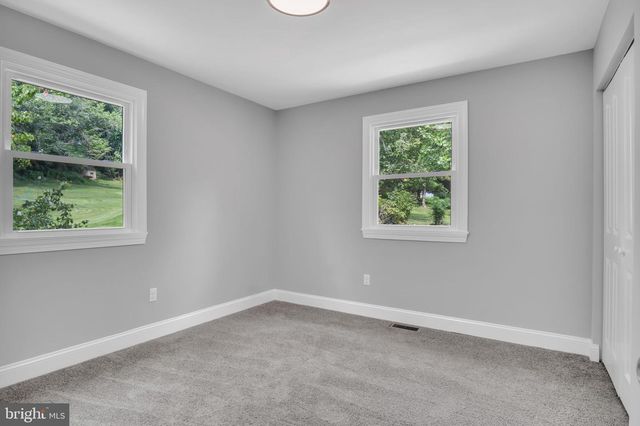 519 LAVINA DR, Mechanicsburg, PA 17055